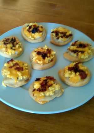 A picture of Dirty D's mini breakfast pizzas.