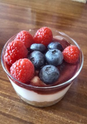 Una foto de Vasitos de Frutos Rojos
