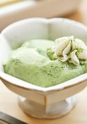 A picture of Melting Matcha Pudding.