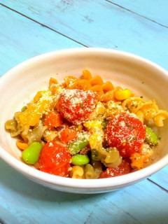A picture of Italian Pasta Salad with Tomatoes and Edamame.