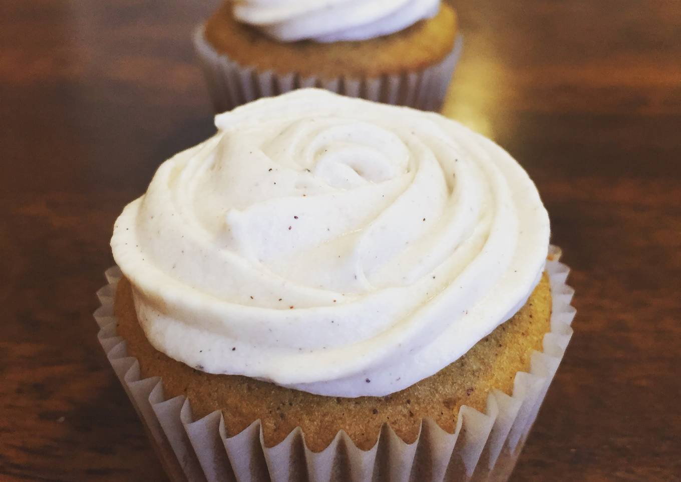 Pumpkin Cupcakes with Cinnamon Cream Cheese Frosting