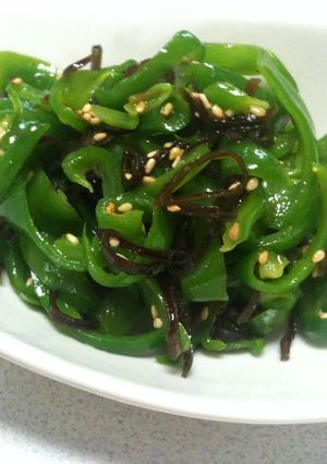 A picture of Shio-Kombu and Green Bell Pepper.