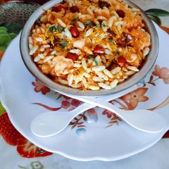 A picture of Tasty crispy puffed rice chatpata snack.