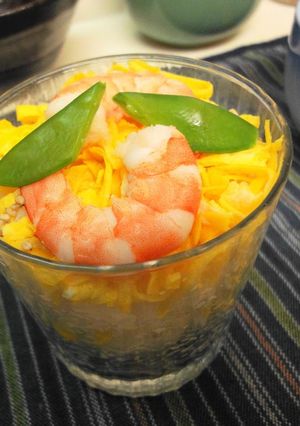 A picture of Sushi Cups with Shrimp.