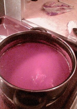 A picture of Ketchup homemade from scratch.