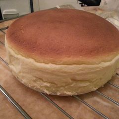 A picture of Japanese cotton cheesecake.