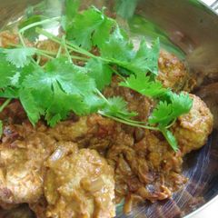 A picture of Chicken Kofta: Indian Curry with Chicken Meatballs.
