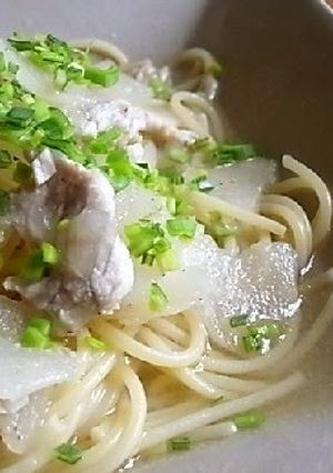 A picture of Yuzu Pepper-Flavored Turnip & Chicken Light Soup Spaghetti.
