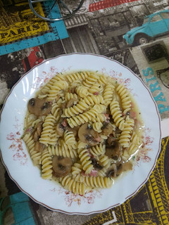 Una foto de Champiñones con pasta