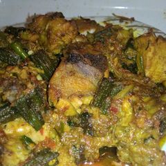 A picture of Bhindi gosht.
