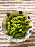 Only 3 Ingredients! Garlic-Flavored Roasted Edamame