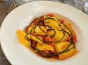 Una foto de pasta burrata