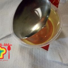 A picture of Homemade sugar syrup.