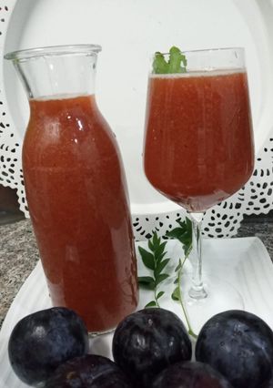A picture of Fresh Plum juice.