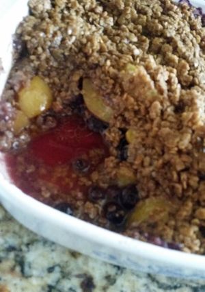 A picture of Peach Blueberry Crumble.