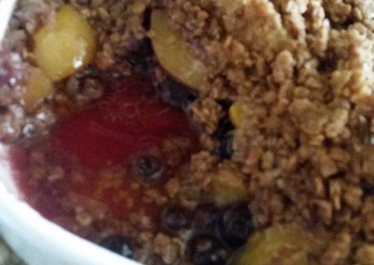 Steps to Prepare Any-night-of-the-week Peach Blueberry Crumble