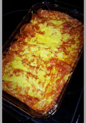 A picture of MI Amores Enchiladas.