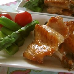 A picture of Thai-Style Yakitori Chicken Wings Gai Yang.