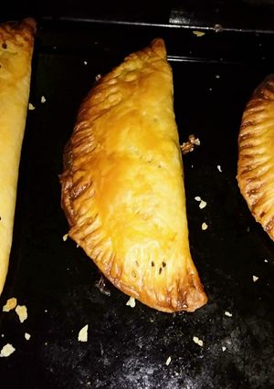 A picture of Mushroom and tomato salsa pies.