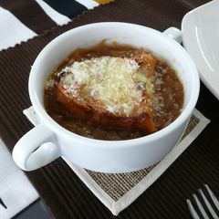 Onion Gratin Soup A picture of Onion Gratin Soup.