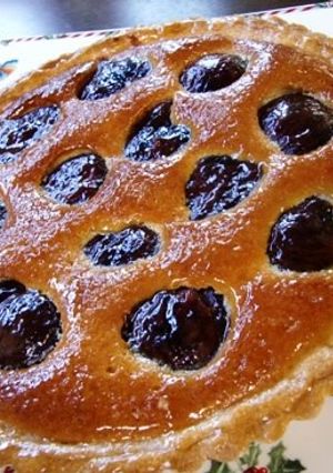 A picture of Simmered Chestnut Tart.