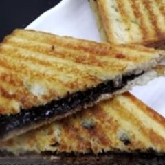 A picture of Chocolate banana sandwich.