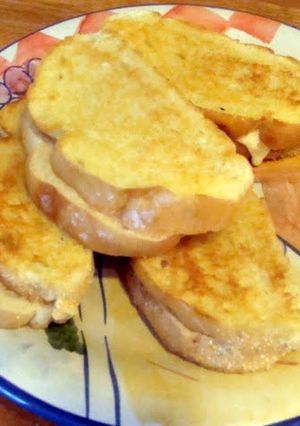 A picture of taisen's cheesy tomato grilled cheese.