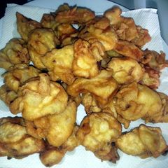 crispy prawn fritters A picture of crispy prawn fritters.