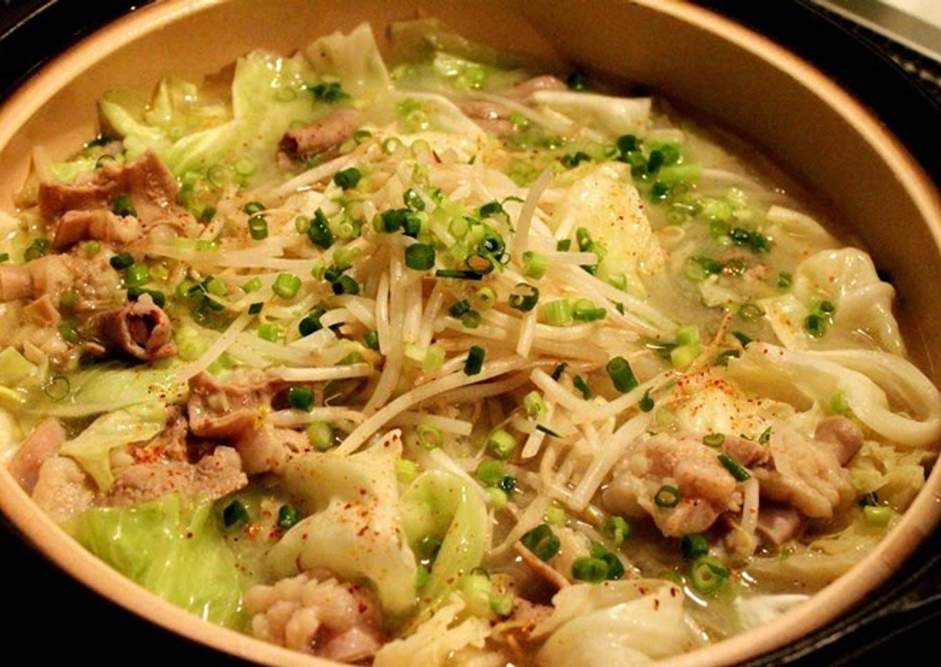 Tasty Salt-Broth Offal Hot Pot with Kombu and Weipa