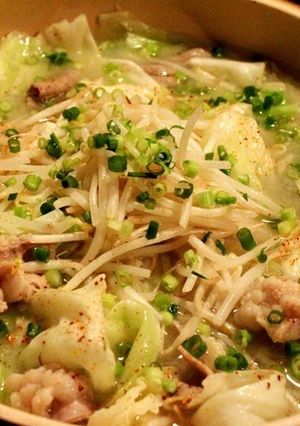 A picture of Tasty Salt-Broth Offal Hot Pot with Kombu and Weipa.