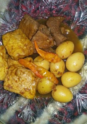 Foto resep Krengsengan dayuhu (daging, telur puyuh, tahu)