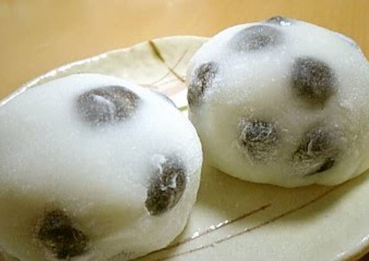 How to Prepare Any-night-of-the-week Shio-Daifuku (Salt and Bean Mochi Dumplings)
