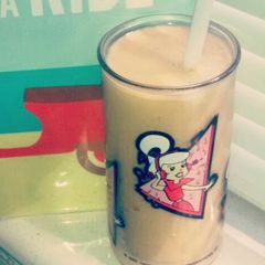 A picture of Lilhpster's Banana Bliss Smoothie.