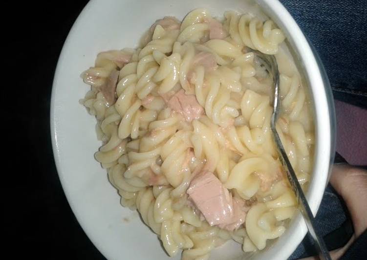 Simple Way to Prepare Homemade Chicken Tuna Pasta