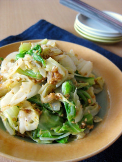 A picture of Cabbage Seasoned with Garlic, Sesame Seeds, and Miso.