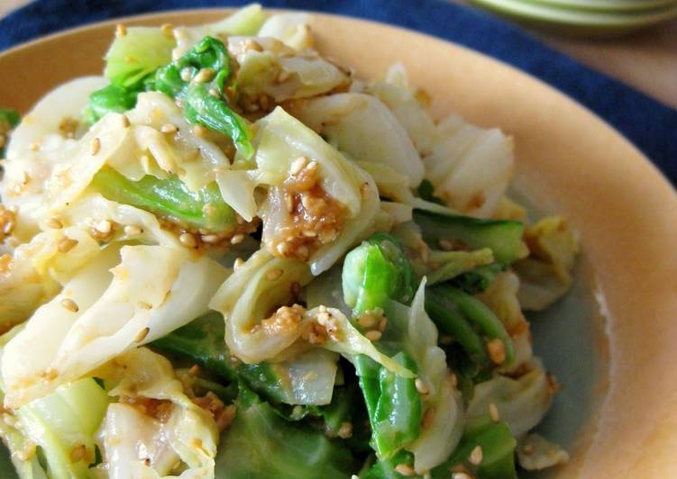 Cabbage Seasoned with Garlic, Sesame Seeds, and Miso
