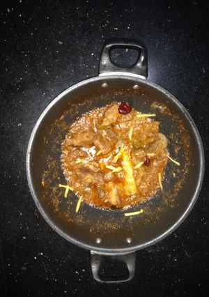 A picture of Mutton Mukhni Karahi Lahori Style.