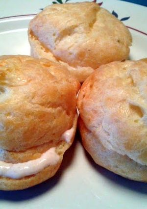 A picture of Gougeres (Cheese Puffs With Ham).