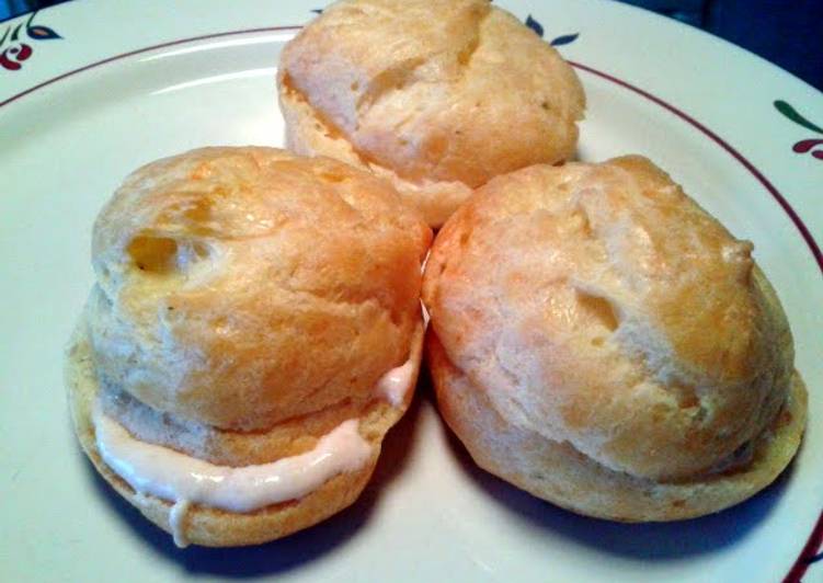 Gougeres (Cheese Puffs With Ham)