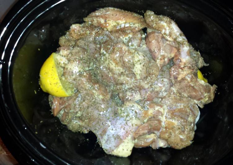 Lemon garlic crockpot chicken