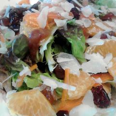 A picture of Nina's Sweet N Tangy Looseleaf Salad.