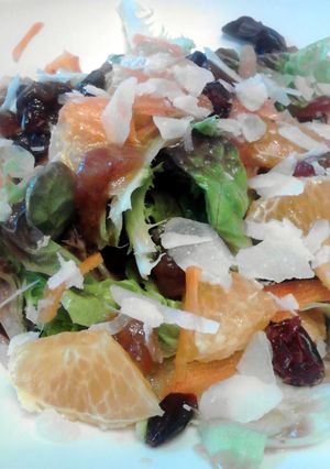 A picture of Nina's Sweet N Tangy Looseleaf Salad.