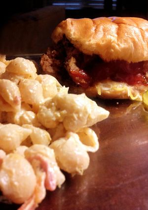 A picture of Meatloaf sandwich.