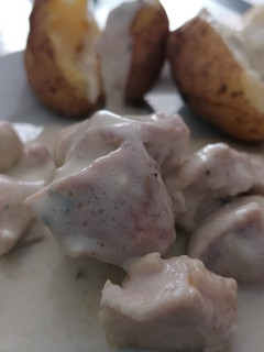 Una foto de Pollo en salsa roquefort 😋