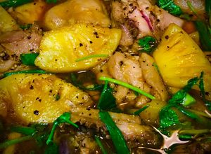 Hình của món Gà Kho Thơm.