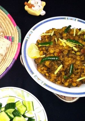 A picture of Chana daal karailay.