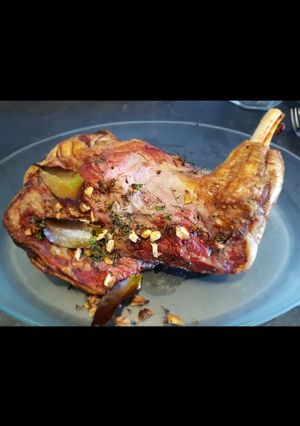 Une photo de Gigot d'agneau de Pâques #paques