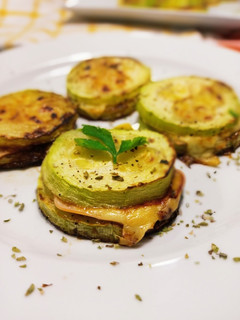 Una foto de Sándwiches de calabacín 😋