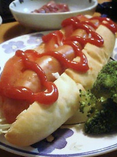 A picture of Plain Hot Dog Rolls.