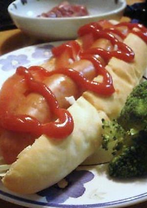 A picture of Plain Hot Dog Rolls.